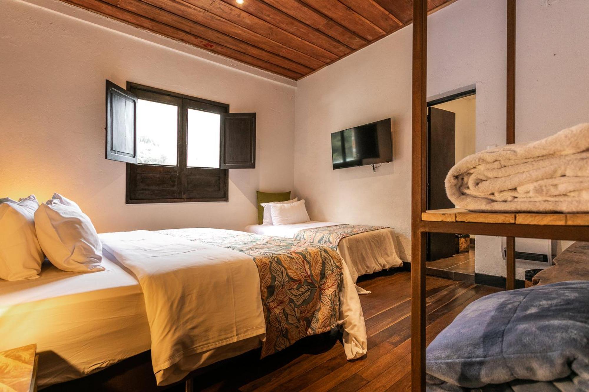 Hotel Termales Del Ruiz Gallinazo  Chambre photo